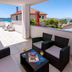  Appartement White