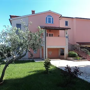 Vera , Ližnjan Croazia