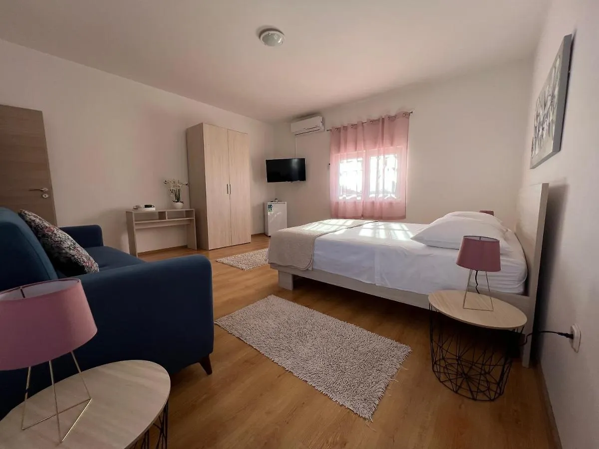 Pensionat Sobe Lea Hotell Sukošan