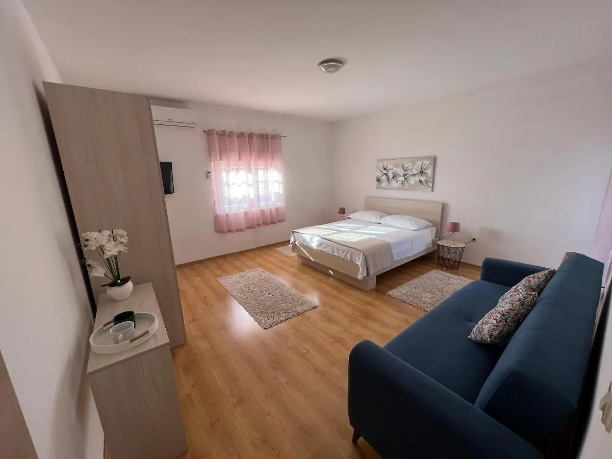 Sobe Lea Hotell Sukošan